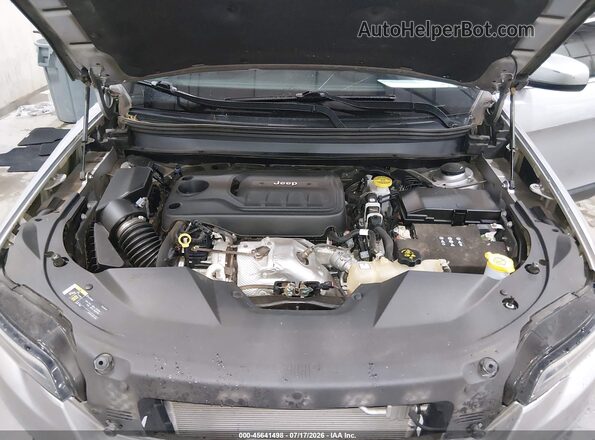 1C4PJMLN4KD261489 2019 JEEP CHEROKEE Silver Rear view