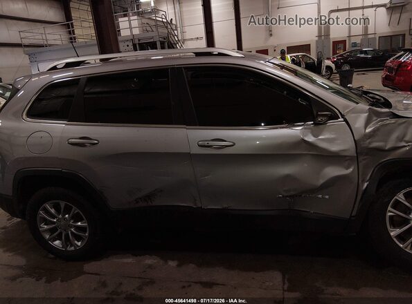 1C4PJMLN4KD261489 2019 JEEP CHEROKEE Silver Rear interior view