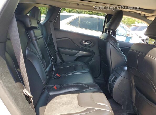 1C4PJMLN7KD245397 2019 JEEP CHEROKEE Gray Widok wnętrza z tyłu