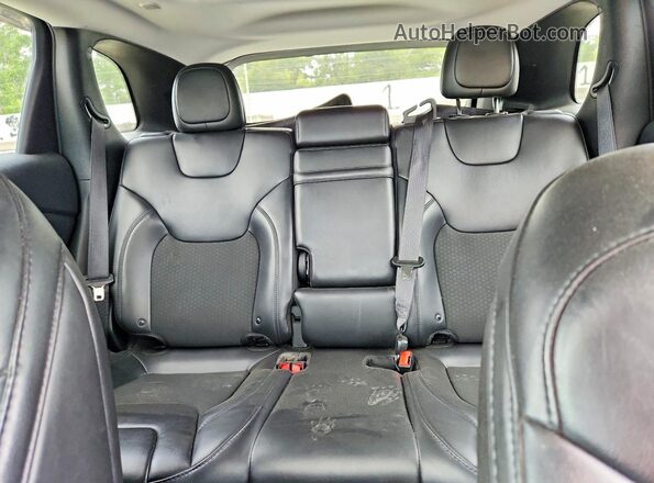 1C4PJMLN9KD355108 2019 JEEP CHEROKEE Белый Вид задних сидений