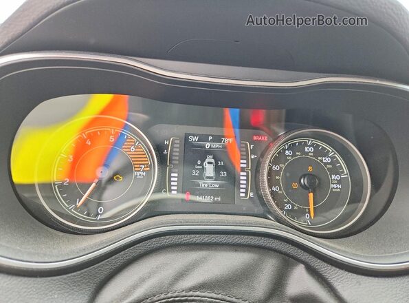 1C4PJMLN9KD355108 2019 JEEP CHEROKEE Белый Вид щитка приборов