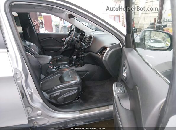 1C4PJMLX1KD101555 2019 JEEP CHEROKEE Silver Vista interior delantera