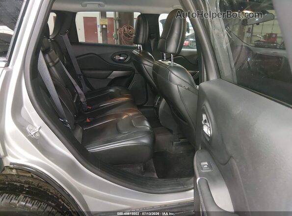 1C4PJMLX1KD101555 2019 JEEP CHEROKEE Silver Vista de la etiqueta del VIN
