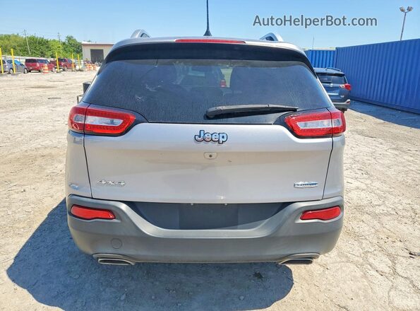 1C4PJMLX2JD500571 2018 JEEP CHEROKEE Silver Rear view