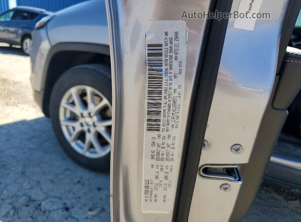 1C4PJMLX2JD500571 2018 JEEP CHEROKEE Silver VIN sticker view