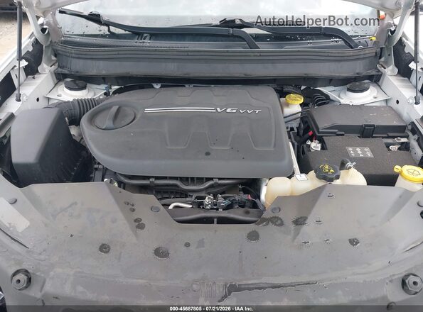 1C4PJMLX2KD172540 2019 JEEP CHEROKEE White Rear view