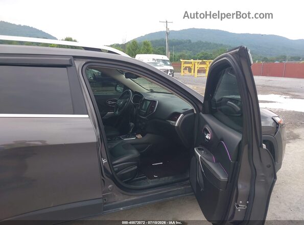 1C4PJMLX3JD534678 2018 JEEP CHEROKEE Gray Вид салону спереду