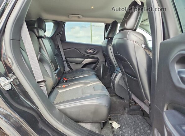 1C4PJMLX3LD636534 2020 JEEP CHEROKEE Black Widok wnętrza z tyłu