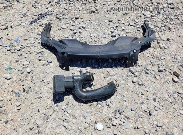 1C4PJMLX4KD329811 2019 JEEP CHEROKEE White ძრავის განყოფილების ხედი