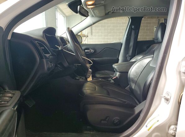 1C4PJMLX6KD375480 2019 JEEP CHEROKEE White წინა სალონის ხედი