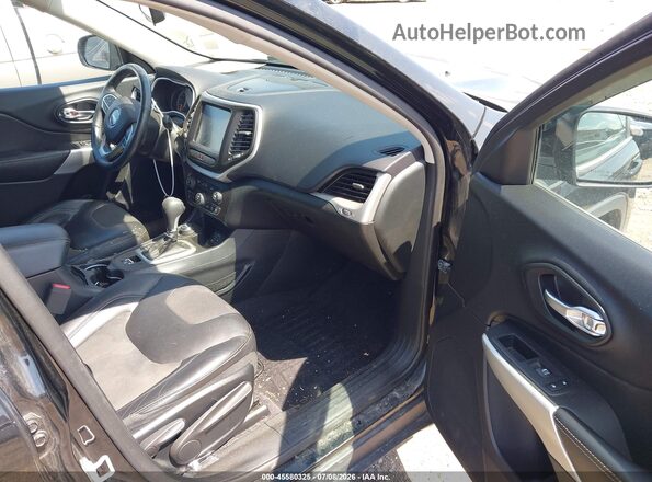 1C4PJMLXXJD517408 2018 JEEP CHEROKEE Black Front interior view
