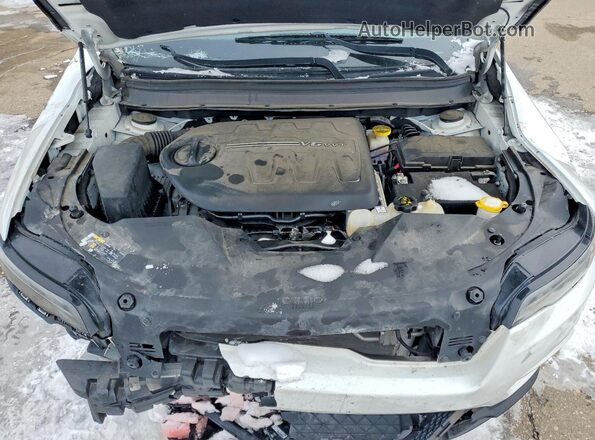 1C4PJMMX2MD122173 2021 JEEP CHEROKEE White ძრავის განყოფილების ხედი