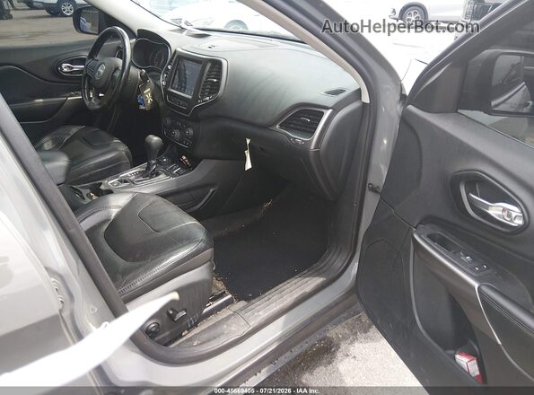 1C4PJMMX5MD123656 2021 JEEP CHEROKEE Gray Vista interior delantera