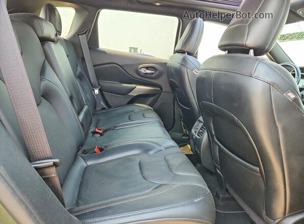 1C4PJMMX5MD208738 2021 JEEP CHEROKEE Green Вид задньої частини салону