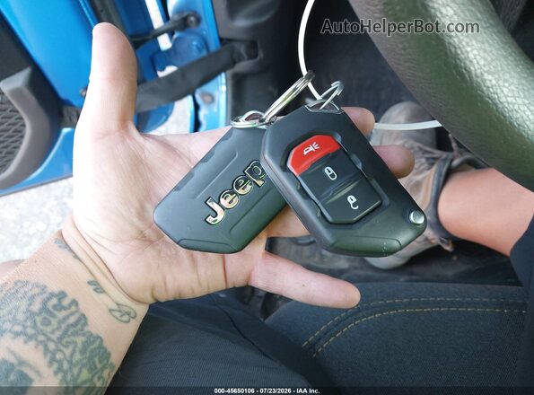 1C4PJXDG4SW561961 2025 JEEP WRANGLER Blue Widok deski rozdzielczej