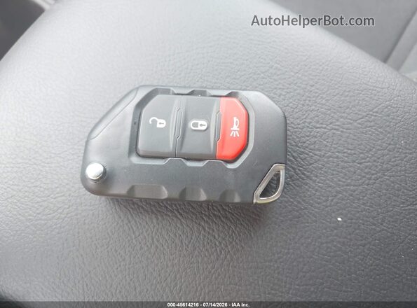 1C4PJXDGXTW232764 2026 JEEP WRANGLER Gray წინა პანელის ხედი