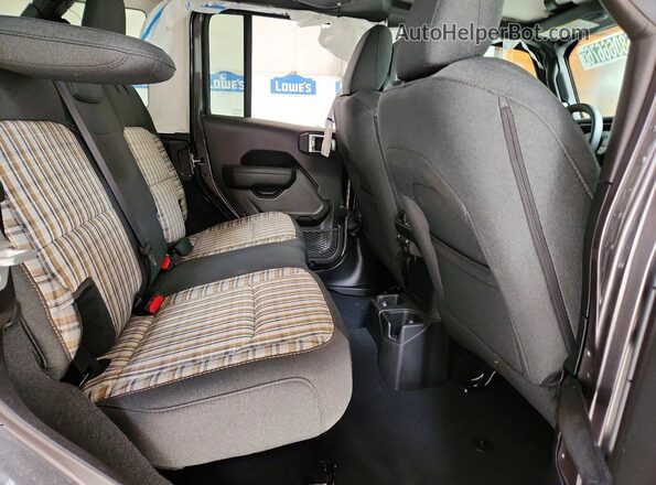1C4PJXDGXTW282614 2026 JEEP WRANGLER Gray Rear interior view