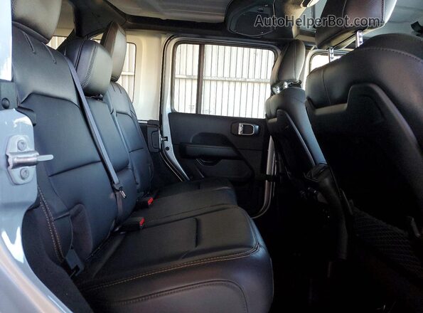 1C4PJXEG1RW287577 2024 JEEP WRANGLER Серебряный Вид задней части салона