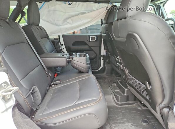 1C4PJXEN4SW609939 2025 JEEP WRANGLER White უკანა სავარძლების ხედი