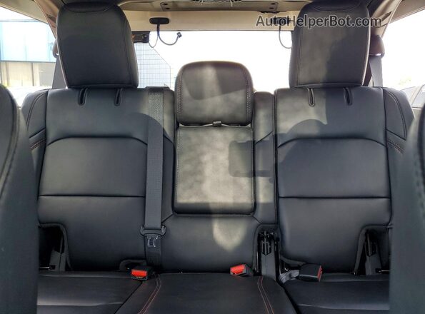 1C4PJXFG0SW546340 2025 JEEP WRANGLER Gray Widok tylnych siedzeń