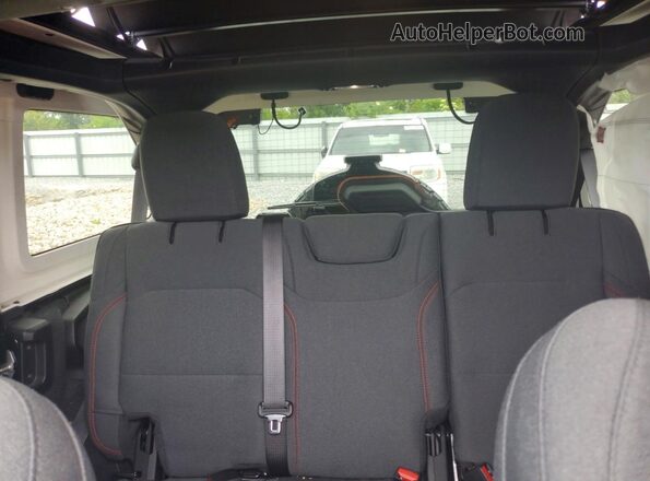 1C4PJXFG3RW280774 2024 JEEP WRANGLER Black Vista de los asientos traseros