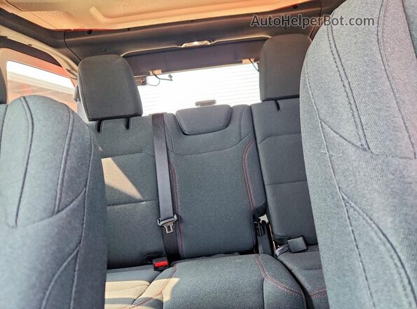1C4PJXFG5SW629200 2025 JEEP WRANGLER Red Vista de los asientos traseros