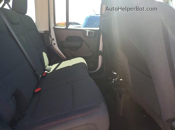 1C4PJXFN2TW263549 2026 JEEP WRANGLER White Вид задніх сидінь