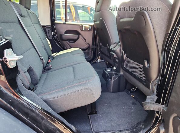 1C4PJXFN5TW268048 2026 JEEP WRANGLER Black Вид задньої частини салону