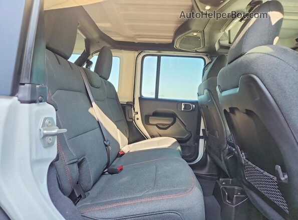 1C4PJXFNXTW275724 2026 JEEP WRANGLER White უკანა სალონის ხედი