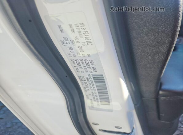 1C4RDJDG4GC400645 2016 DODGE DURANGO White 360 interior view