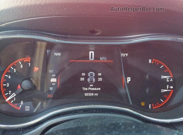 1C4RDJFG8HC935590 2017 DODGE DURANGO Red Սարքավորումների վահանակի տեսք