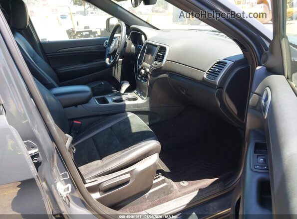 1C4RJEAG3HC788702 2017 JEEP GRAND CHEROKEE Gray Front interior view