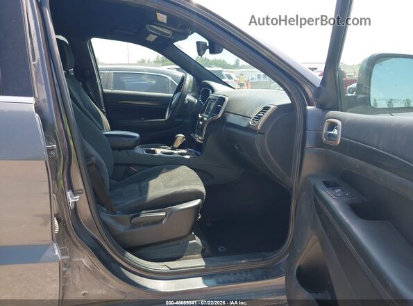1C4RJEAG3HC903394 2017 JEEP GRAND CHEROKEE Gray Front interior view