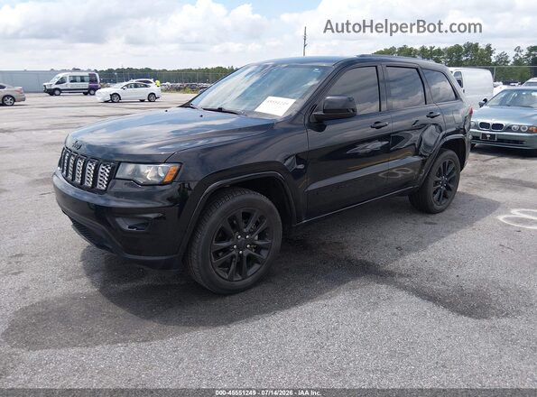 1C4RJEAG4JC168415 2018 JEEP GRAND CHEROKEE Черный Передняя левая четверть