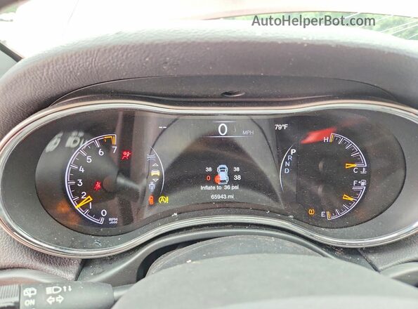1C4RJEAG6MC598063 2021 JEEP GRAND Red ხელსაწყოთა პანელის ხედი