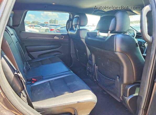 1C4RJEAGXJC471652 2018 JEEP GRAND Gray Rear interior view