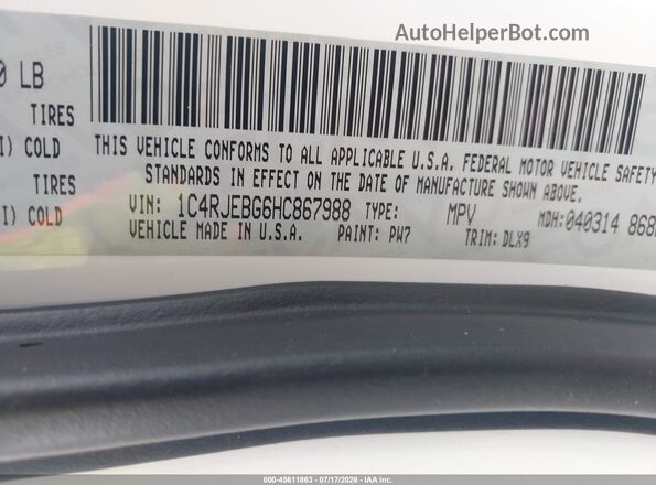 1C4RJEBG6HC867988 2017 JEEP GRAND CHEROKEE White Engine compartment view