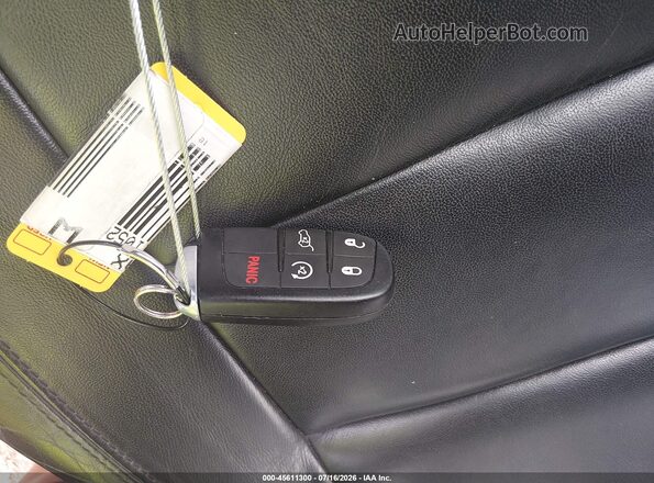 1C4RJEBGXJC110520 2018 JEEP GRAND CHEROKEE White Dashboard view