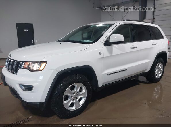 1C4RJFAG0HC670063 2017 JEEP GRAND CHEROKEE Белый Вид спереди