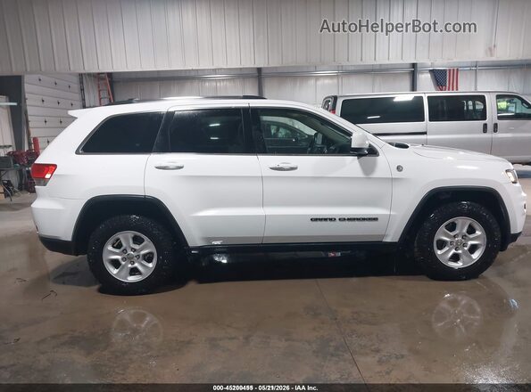 1C4RJFAG0HC670063 2017 JEEP GRAND CHEROKEE Белый Вид задней части салона