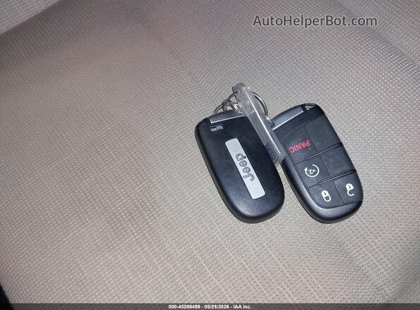1C4RJFAG0HC670063 2017 JEEP GRAND CHEROKEE Белый Вид панели приборов