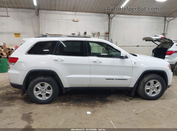 1C4RJFAG0HC782264 2017 JEEP GRAND CHEROKEE Белый Вид задней части салона