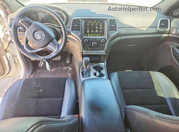 1C4RJFAG0JC206776 2018 JEEP GRAND Белый Вид панели приборов
