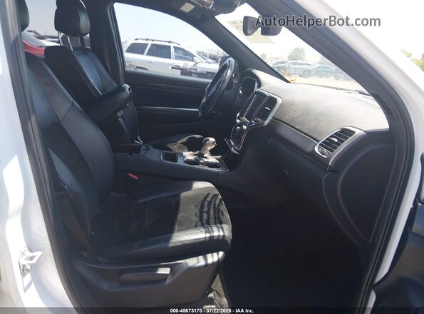 1C4RJFAG2HC958523 2017 JEEP GRAND CHEROKEE Белый Вид салона спереди