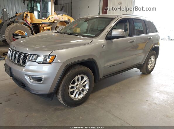 1C4RJFAG2JC398752 2018 JEEP GRAND CHEROKEE Silver Przód lewy