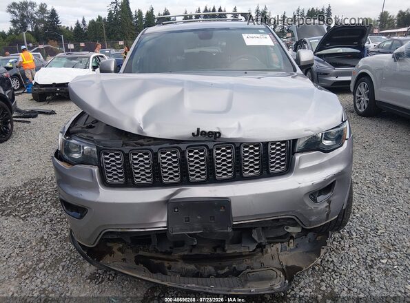 1C4RJFAG2JC491822 2018 JEEP GRAND CHEROKEE Silver Widok zestawu wskaźników