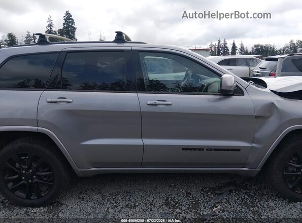 1C4RJFAG2JC491822 2018 JEEP GRAND CHEROKEE Silver Widok wnętrza z tyłu