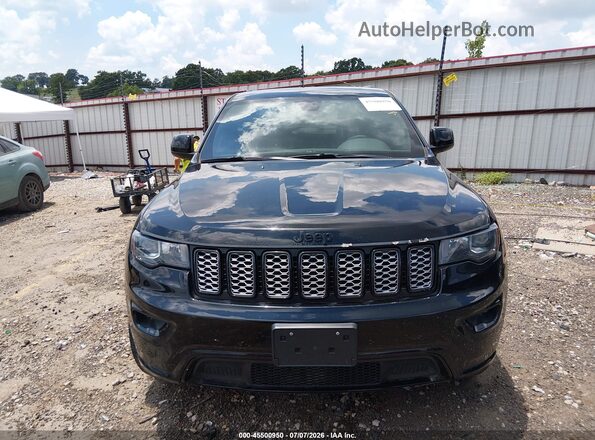 1C4RJFAG3JC360205 2018 JEEP GRAND CHEROKEE Черный Вид щитка приборов