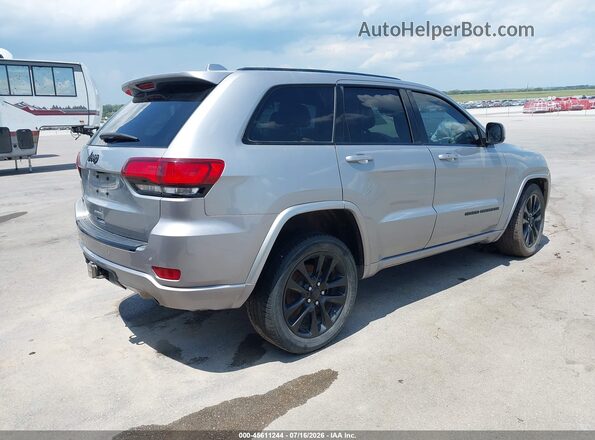 1C4RJFAG4HC875059 2017 JEEP GRAND CHEROKEE Серебряный Задняя правая четверть