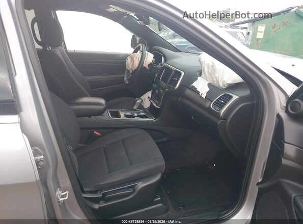 1C4RJFAG4JC151975 2018 JEEP GRAND CHEROKEE Silver Սալոնի դիմացի տեսք